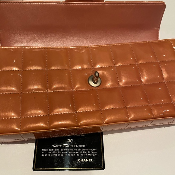 CHANEL PATENT LEATHER CC CHOCOLATE BAR CLUTCH BAG - Picture 14 of 16